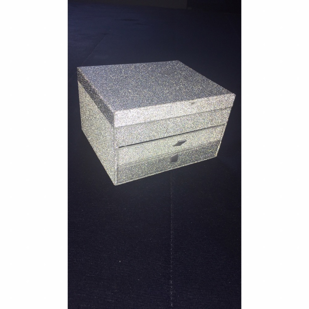 COPY - Avon gilded treasures makeup set